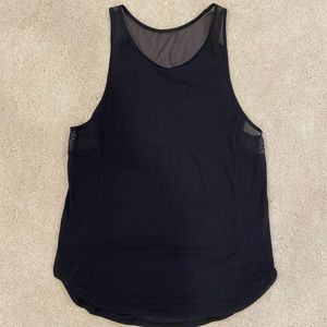 black lululemon tank top